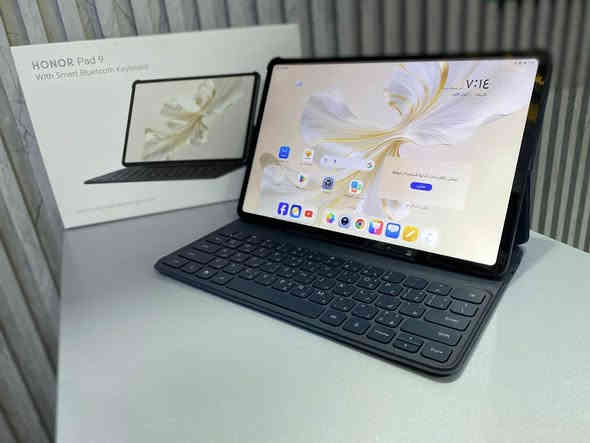 ايباد مستخدم هونر باد 9 

‏ HONOR Pad 9 

   سعره 280 الف 

⭕كفر + كيبورد ، شاحنة ، لاصقة شاشة ، كارتونة 

      

🔹 الذاكرة الداخلية 256GB

🔹 الذاكرة العشوائية (RAM) 8GB

🔹 المعالج Snapdragon 6 Gen 1 

🔹 الكاميرا الامامية 8MP

 🔹الكاميرا الخلفية 13MP

🔹البطارية 8300mAh ، شحن سريع 35W 

🔹النظام أندرويد 13 مع واجهة MagicOS 7.2 من HONOR

لمشاهدة جميع الموبايلات والإكسسوارات المتوفرة
ادخل على الهاشتاك👇🏼
#مركز_احمد_الخفاجي
للطلب والحجز مراسلتنا واتس اب 
***********
او التوصل دايركت 

#موبايلات_العراق #موبايلات_الحلة #موبايلات_بغداد  #احمد_للموبايلات #عروض_العراق #تكنولوجيا_العراق

—————————————

 مركز أحمد الخفاجي للموبايلات

بابل – ناحية أبي غرق – شارع المركز
