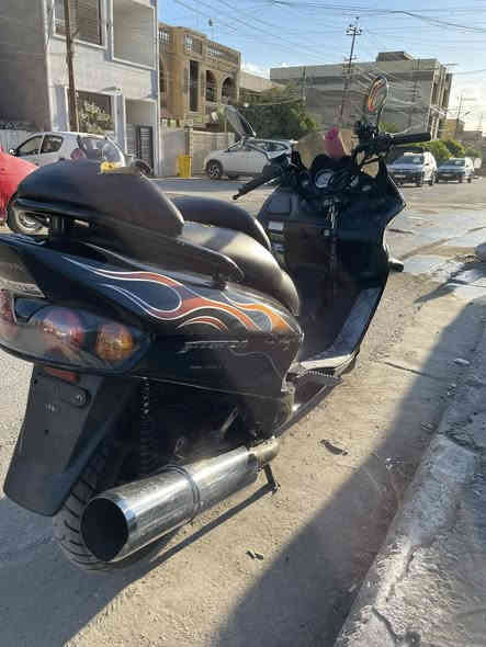 السلام عليكم شبابنه الطيبة فورزا 06 دراجة خير من الله كفالة عامة مكينه بلجيس ماشية 23 الف حقيقي تخم تايرات جدد دراجة مال جناي برغي واحد ممفتوح بيها صالنصه رياضي بلادي وبيها كاتم صوتها حلو وناعم 
دراجة صارلها شهر وشويه نازله رمبه 
دراجة تجي تفحص وتقتنع وماقصر وياك بسعر 
مكانها بغداد حي تونس
***********
