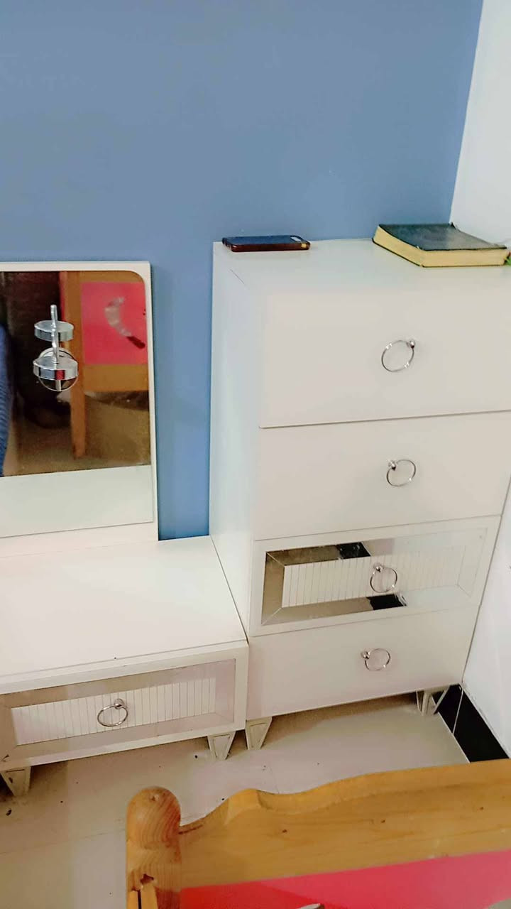 غرفه تركيه كامله 8 قطع نضيفه جدا
سعر قفل 800
عنوان الرمادي


**إذا كنت صاحب هذا الإعلان وتريد حذفه لأي سبب، رجاءا أرسل رسالة إلى الدعم الفني**