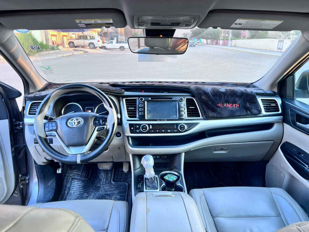 سلام عليكم بيع او مراوس سياره هايلندر موديل 2017 كندي فول 1/1 سياره خير من الله ماناقصها اي شي والشراي يخابرني مكاني كركوك***********
