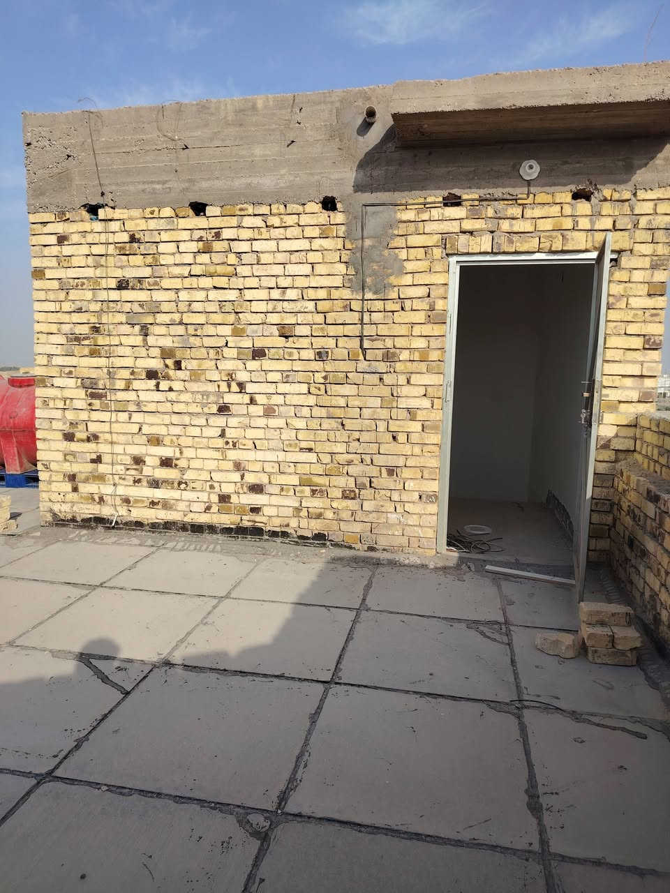 السلام عليكم ورحمة
بيت للبيع   خلف مجمع الاسراء حولي الاخصيمه توزيعة البلديه الشهداء والجرحى مساحه ٢١٨ واقع حال ٢٤٠ ركن على شارع ٢٠متر موقع مميز بناء حديث طابقين والثالث بيتونه ٥في٥ مطلوب اسكان ٦٥ مليون للاستفسار الاتصال على الرقم ***********
