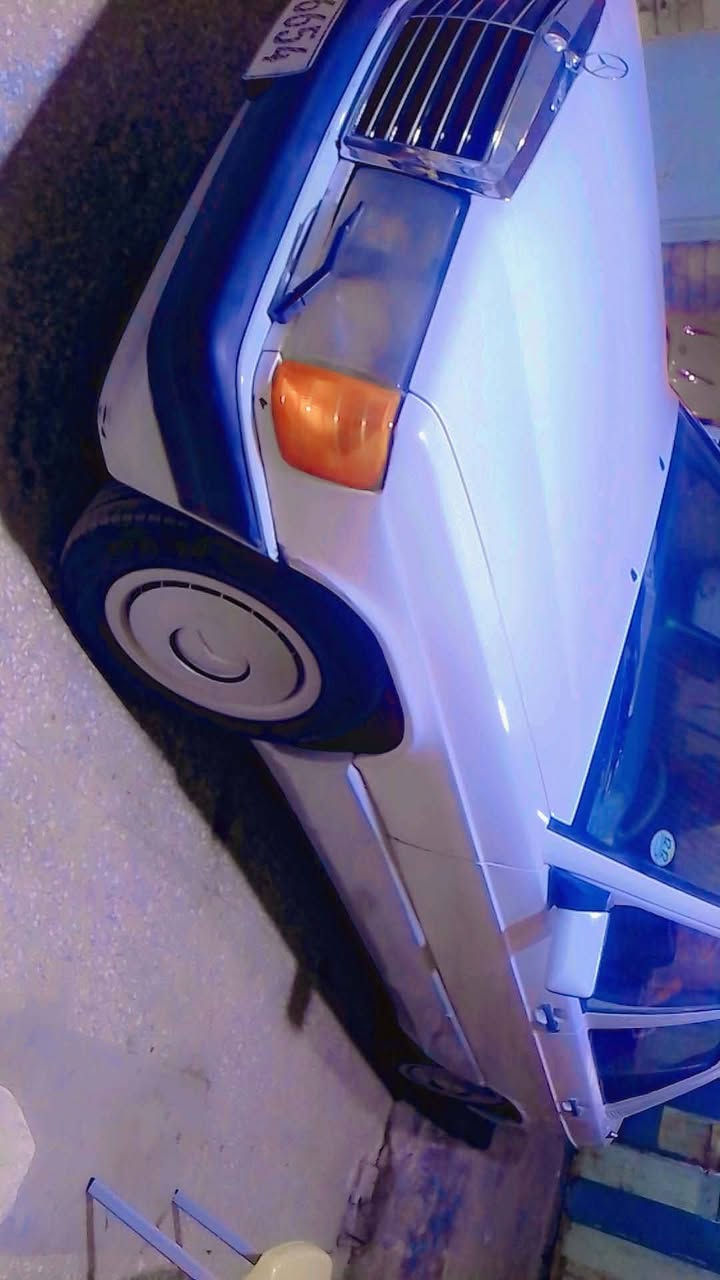 السلام عليكم للبيع اومراوس حسب القناعه مارسيدس دب موديل 1991 رقم شمالي دولي محرك وكير بطه جدد حداديه كارتون تخم تاير تبريد شغال فتحه شغاله اريل كهربائي سنترلوك شغال غرفه جديده كشن كهرباء قواعد دبل سليمات جاهزه مجهزه السعر 80 وبيه مجال بصيط
 مارسيدس 190 طيارين موديل 1991 رقم قادسيه دولي محرك وكير ونجي ناعم ياباني جدد قواعد دبل سليمات تخم تاير جديد حداديه عمه جديده غرفه كلش حلوه اريل كهربائي سنترلوك شغال جاهزه مجهزه السعر 60 وبيه مجال بصيط 
للستفسار ***********
العنوان ديوانيه حي الفرات
