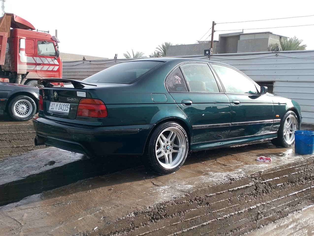 السلام عليكم
السعر 95 قابل للتفاوض

Bmw e39 535V8 

موديل 1998 

رقم انكليزي بغداد بسمي 

مكينه هوه  كير تبترونك كفاله

سيرفز كام بخاخات بلكات مجاول فيول بم طوافات قايش رولات واتر بم راديتر مي دبه ماء ايس هوه كوله جديد 

حداديه اماميه + خلفيه جدد حاليا فقط روس رواط بيهن صوت 

تبريد منظومه كامله جديده

شاشه كار بلي تحكم ستيرن كامره + دمام وسستم سماعات 

بيه كزوز رعب  صوت يفتح ويسد ع الرمونت 

استيرن كهرباء + خزن ميموري

كهربائيات كوله شغاله 

تخم ويل M وتخم تاير جدد + باتري جديد 

لايت زنون ناصي شمسي العالي زنون ابيض 

سبايدر جنطه قطعه نادره 

حساس خلفي بلادي شغال بس يحتاجله تثقيب بل الدعاميه 

حساس جام 4 ابواب شغال 

سنتر لوك بلاد تصعيد جام وتنزيل 

كشنات كهرباء دوشمه عمار الياسري  

منظومه بريك كوله جديده ABS حاويه + فجوج + فلنجات + دسكات 

مكاين جام 4 حاويه

نقص دعاميه اماميه مكسوره والروس رواط بيهن صوت ينزل من سعر السياره 
مكان السياره بابل

استفسار *********** واتساب متوفر
