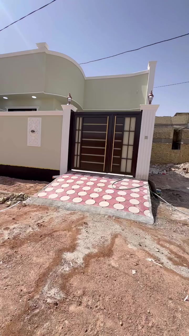 l__🏡دار للبيع🏡
#يبعد_عن_الشارع_العام300

المساحة: 200 متر 

✅ #طابو_صرف

السعر: 130مليون  (مع المجال)

الموقع: النجف مجمع بيتي ثاني

مواصفات البناء:

غرفة/  نوم العدد 2   صالة ومطبخ /و  ستقابل  صحيات خارجية وداخليه  

بناء مرتب (أساس + سقف كونكريت + طابوك)

أرضية بورسلين أبو الـ 60

الخدمات:#بعد_عن_سوق_100م

ماء كهرباء مدارس سوق

للاستفسار والاتصال:

***********

بناء طابوك جمهوري وصب كونكريت
