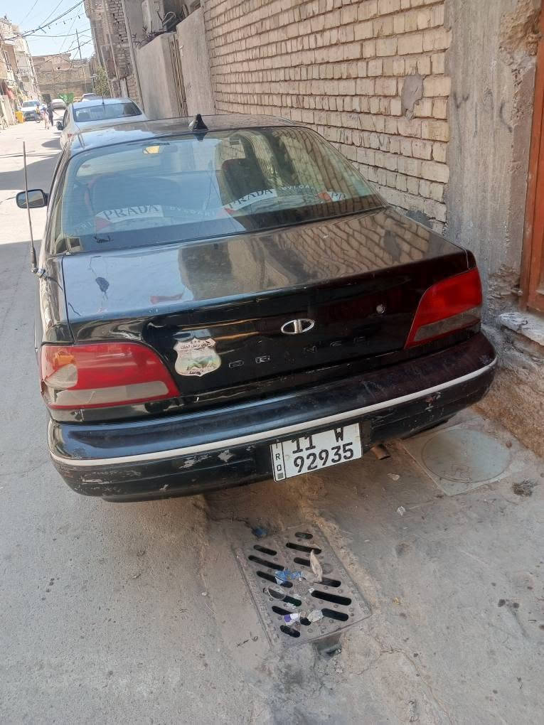 السلام عليكم 
فراشه رقم بغداد نكليزي مكينه جديده كير نمره تاخر تخم تاير جديد صدر مشط ستيرن كله جيده كهربائيات شغلله تبريد عاطل سنتر لوك شغال جام كهربائي 4 ابواب فتحه بلقماره بلاديه بطاين جدد مكان بغداد رحمانيه الشعله *********** شرط التحويل مكاتبه عاديه ماسوي بغداد, العراق
