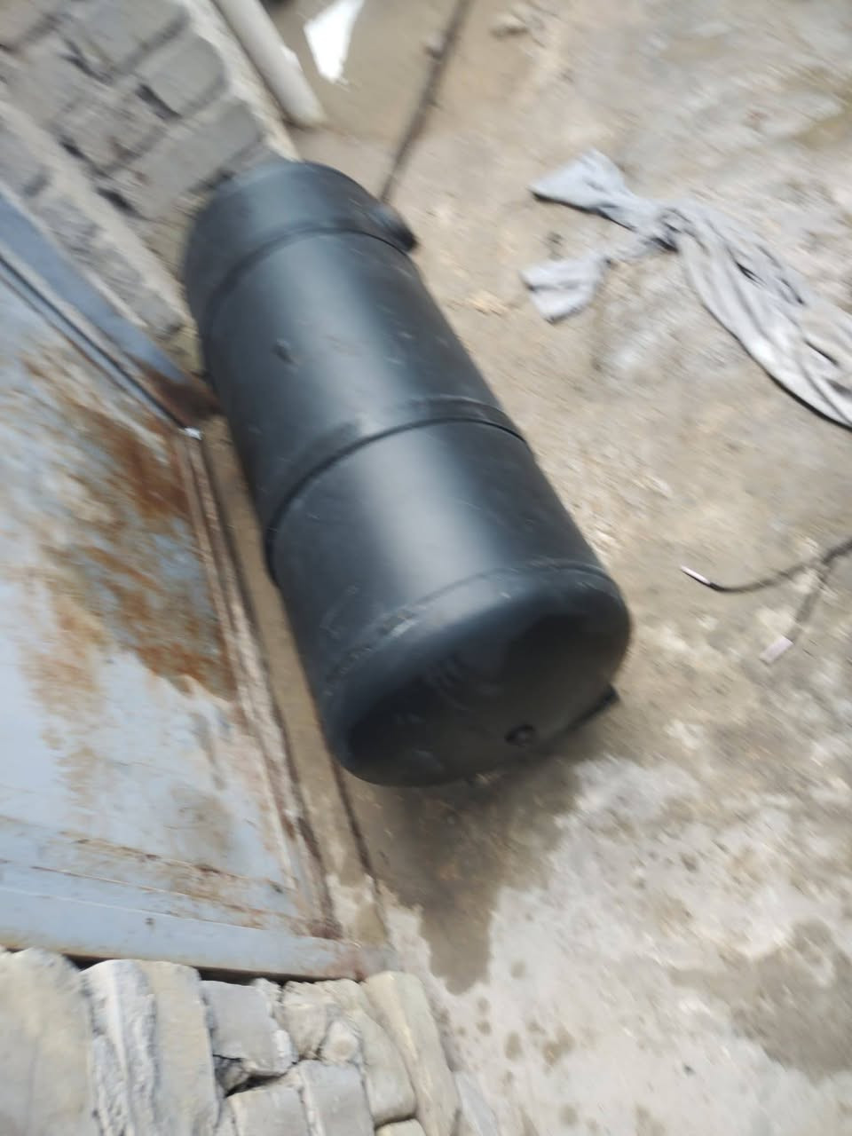 مرحبا شباب عدي بطل غاز جديد مستعمل شهر واحد مكان بغداد الشعله سعر ٦٠ ياخذ ٦٠لتر ***********
