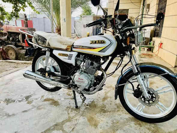 السلام عليكم سافان 21ابو الدرع وزن ثقيل محرك ما مفتوح كهربائيات كلها شغاله تواير جديد ويل مقص  كلشي ما ناقصو مكاني جنوب الموصل الحاج علي السعر 500وبي مجال ***********
