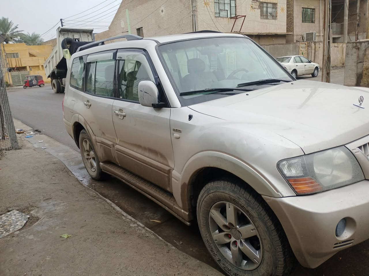 سلام علیکم عندي باجيرو موديل 2007سيارة جاهزه من كلشي تخم تاير ويل كب حداديه جديده  فحته سلايت كشنات جلد سيارة مكان بغداد حي النصر معامل ***********
