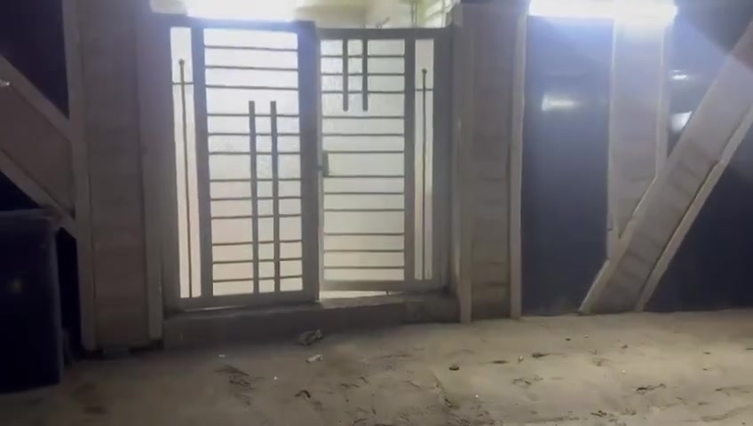 للبيع  ٨٥ متر  طابوملك صرف طابقين  الواجه ٧  ونزال ١٢🍀 ونص مدخلين يحتوي على استقبال ومطبخ وحولي🍀 ولملحقات  وثلاثة غرف نوم البيت جديد فول يباع مع الاثاث🍀  الشعب الديوان  السعر ١٤٥ مليون وبي مجال بسيط 🍀 ☎️***********
