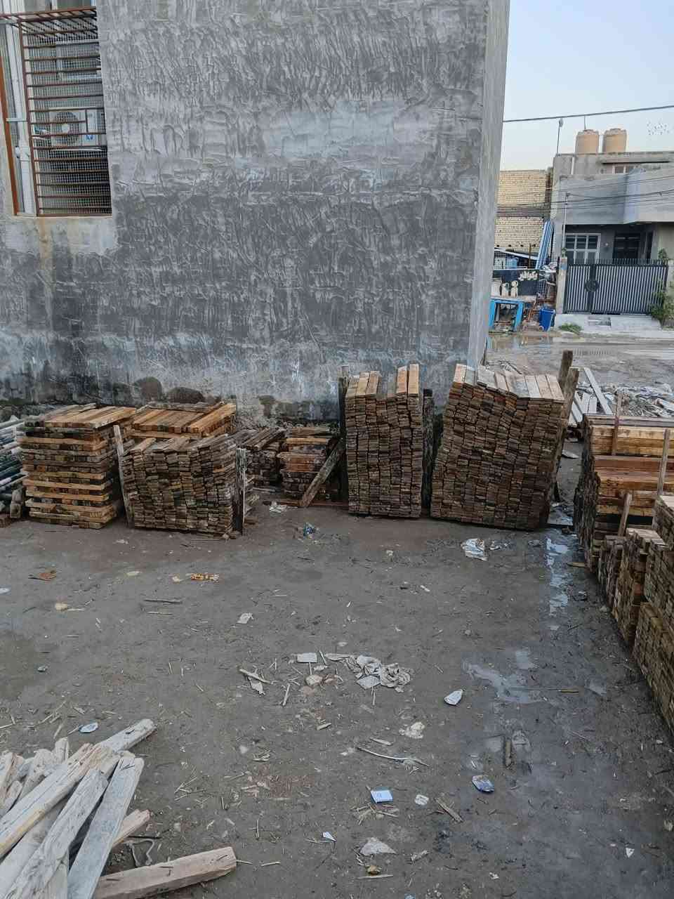 السلام عليكم قالب خشب للبيع العدد 13مكعب شغله وحده المكان حله الاستفسار ***********
