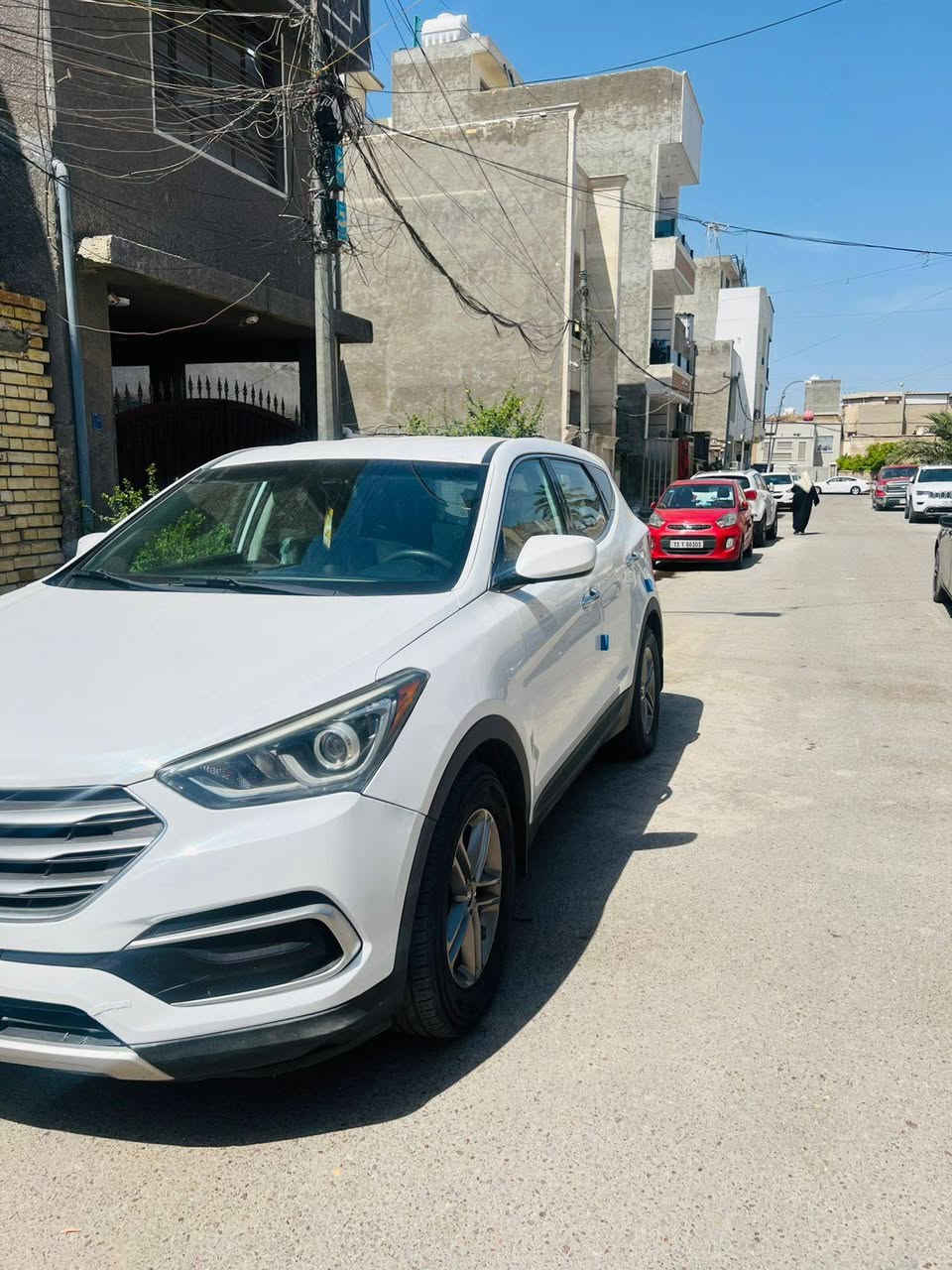 سلام عليكم
سيارة سنتافية موديل  2018

حادثها بنيد فقط وجاملغ كلير امريكة
السعر 148 وبيها مجال بصيط
مكاني بغداد القاهرة
***********
