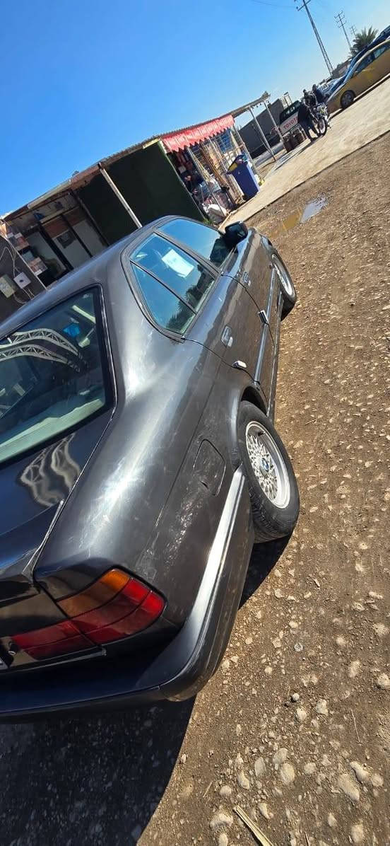 السلام عليكم اخوان بي ام 525
مسكر عدل 

سنويه بإسمي 

تحويل مباشر 

هزه جديده 

سياره خير من الله  غرفه حلوه ترايك البصره 
سعر 47 وبيها مجال 

مكاني واسط 

***********

***********
