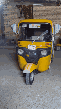 السلام عليكم
مكان التكتك مدينة الصدر حي الكوفة 

تكتك للبيع 2021 مرقمة سنوية ولوحة بسمي تحويل ثاني. يوم 

التكتك نقصها بس سايق كبل للشارع 

تكتك كفالة عامة 
السعر 8 مليون وقابل للتعامل 

هاتف /***********

ما متواجد عل فيس
