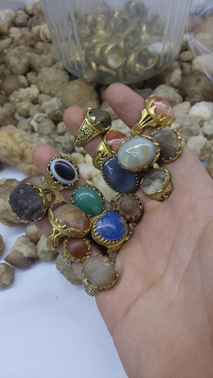 انواع الاحجار زوعه عطف سليماني عقيق هبهاب سلوى شاخط اي حجر تريده موجود خام طبيعي بالذمه


**إذا كنت صاحب هذا الإعلان وتريد حذفه لأي سبب، رجاءا أرسل رسالة إلى الدعم الفني**