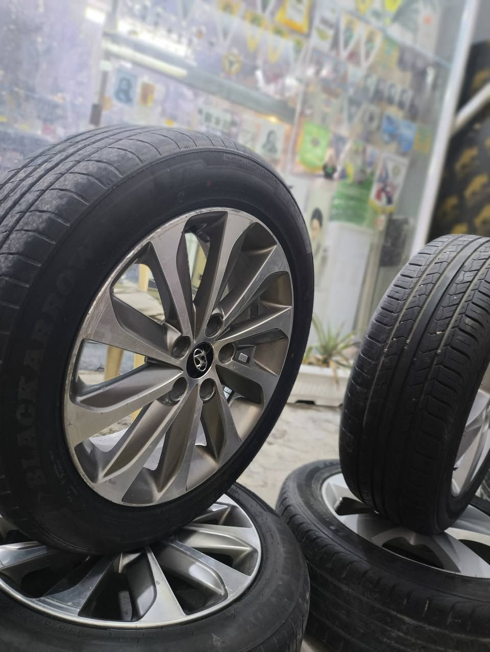 سلام عليكم حبايب قلبي تخم ويلات وتخم تاير حجم 17  عل فحص   كوري اصلي مكاني نجف شراي يجي خاص يرهم مراوس هم السعر 280 قفل ***********
