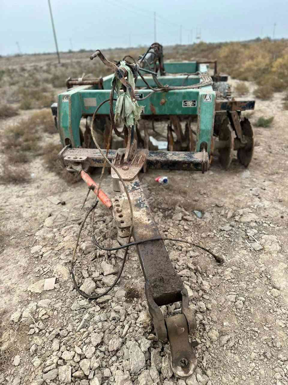 السلام عليكم فوركسن تركي للبيع موديل 2011 معا كافت معدات 
***********
