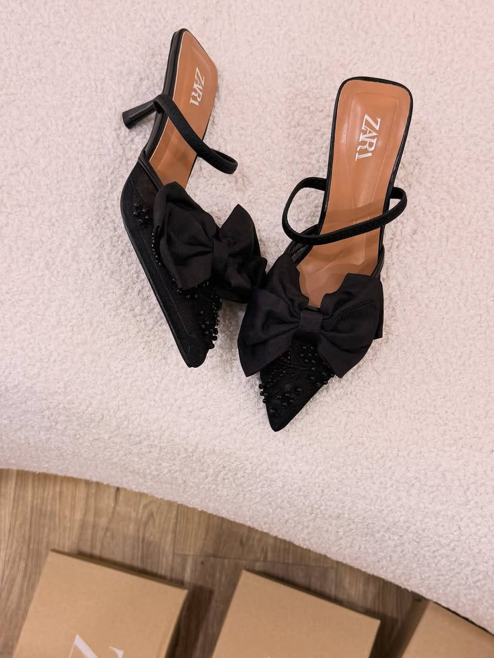 🛒🛒🛍New Collectionعالم دره 💎
حيث الرُّقي، التميُز والفخامه
اقلبوا الصور الموديلين متوفرات
📍موديل شوز ماستر  زارا كعب 3سم
📍📏 القياسات من 36-40🔥
 •  كوالتي فاخرررر جداً
💰 سعره 🔥🔥🔥🔥🔥
كوالتي جدا جدا عالي  #عالم #دُره 💎  
للحجز والاستفسار مراسله الصفحه 🛍
🛑يمكن للزبون التاكد من الطلب ( الجوده والقياس) بوجود المندوب بعد ذهاب المندوب لا يحق للزبون الترجيع او التبديل
يتوفر توصيل لجميع محافضات عراقنا الحبيب 🚕🛻🛵


**إذا كنت صاحب هذا الإعلان وتريد حذفه لأي سبب، رجاءا أرسل رسالة إلى الدعم الفني**