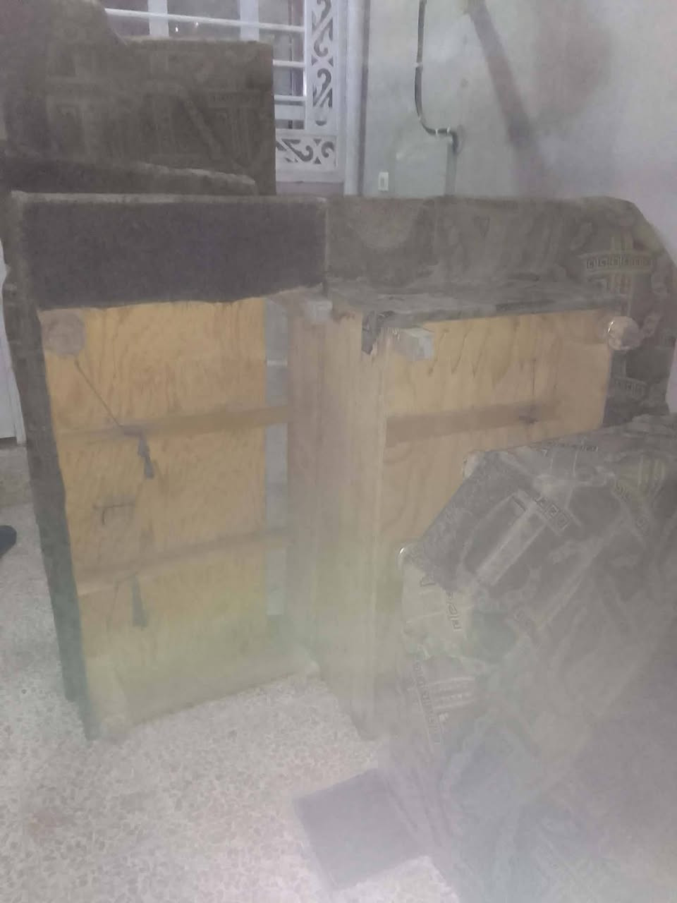 ديوان للبيع خشب عراقي السعر 80 وبي مجال مكاني موصل حي عدن قرب مدرسة الضحى رقم اسيا *********** او مراسلة الصفحه
