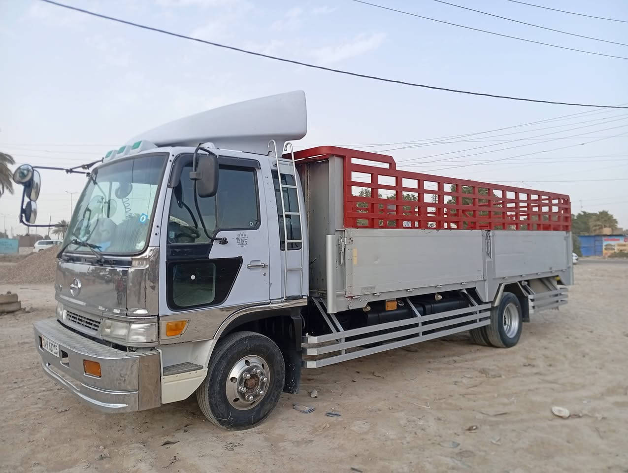 السلام عليكم هينو انكر
سياره على وضع الشركه  الطول سته وربع
موديل 98 السنويه جديده ل 31 مكينه80سوبر
تخم تاير جديد  خابر واستفسر***********
