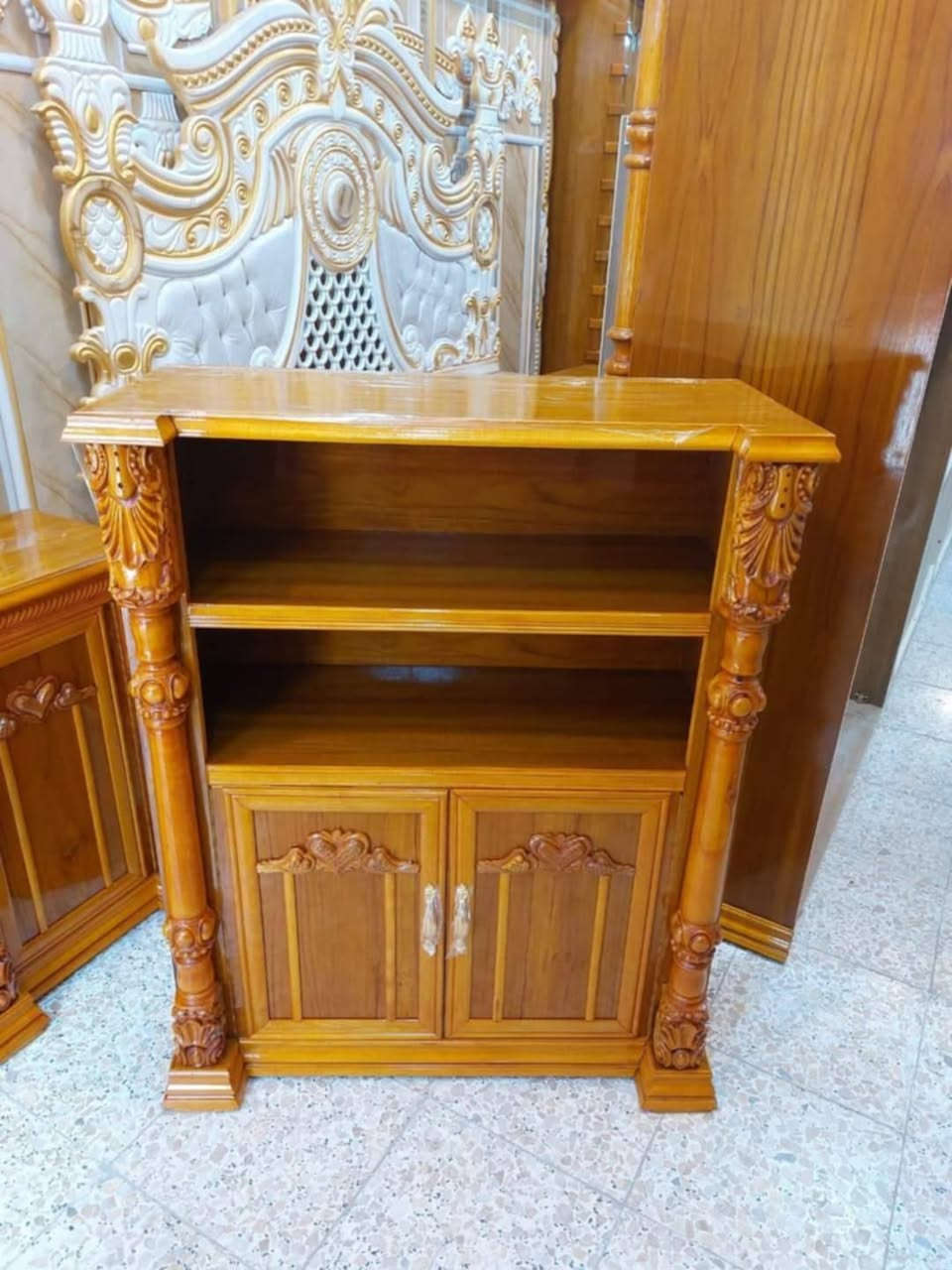 لبيع غرفة نوم استعمال قليل واسط عزيزية مقابيل التربيه ***********
