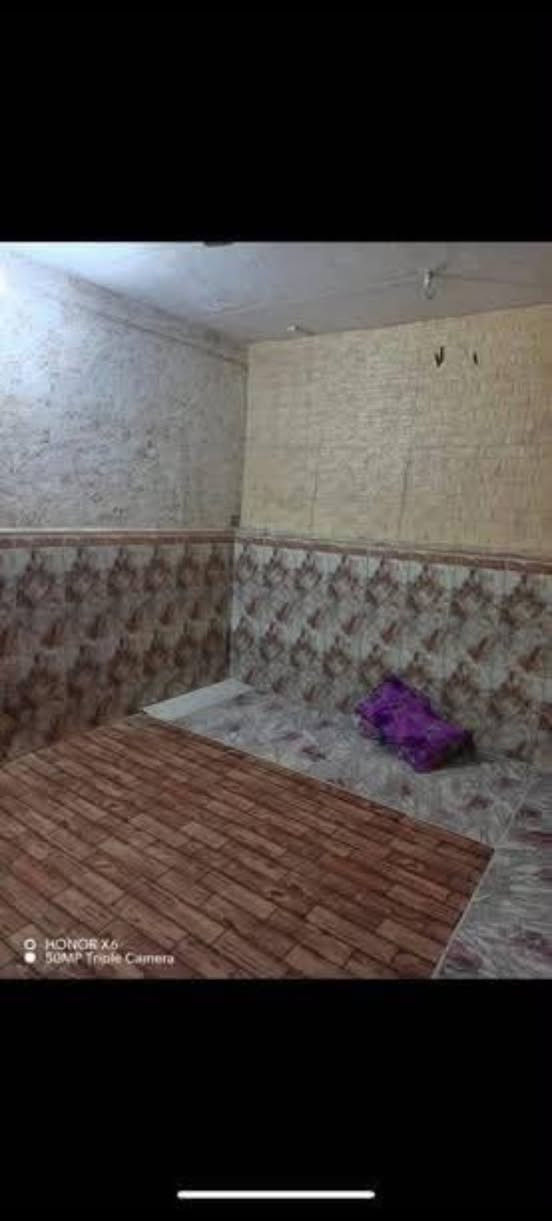 🏠دار سكن للبيع 🏠
⭕العنوان: حي العسكري الثاني شارع60
  ⭕مقابل مدرسة الظفر
____
🌿طابو صرف
🌿بناء قديم

♦️المساحة :80م
♦️الواجهة  : 8متر
----------------
تفاصيل الدار 🏠
___
🌿غرف نوم عدد 2
🌿صالة 
🌿مطبخ
🌿مجمع صحي

الاستسفار خاص
او الاتصال ع ***********
