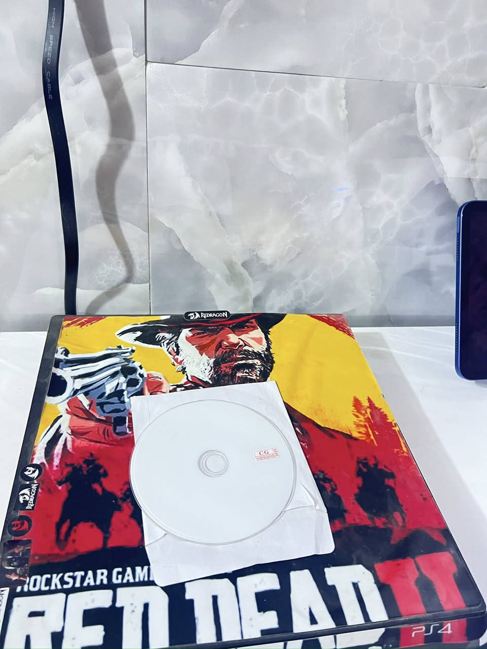 السلام عليكم:
متاح بلي 4 برو امريكي مهكر أصلي 
تفاصيل:
ذاكرة واحد تيرا
 كامل مع جميع الملحقات والكارتون 
وياه 35 لعبة /مع مكتب او سيت اب متوسط الحجم  ابيض خشب MDF اصلي ويتحمل اوزان للبيع 
السعر 400 مع السيت اب  وذا البلي وحد 375

الالعاب:

GTA 5

Red Dead Redemption عربية

Peace 21عربية 

Residence Ivell عربية

سبايدر مان عربيه 

باتلفيلد v
 
ماين كرافت 

كود اوف اور 2
 
الى اخره العاب هواي  تجي وشوف وتفحص وتلعب وتشوف نضافه بعينك مكاني البصرة كرمة علي وهذا رقمي *********** وعندي توصيل للي ميكدر يجيني اني ادزه لبيته ويفحصه ويشوفه تحياتي
