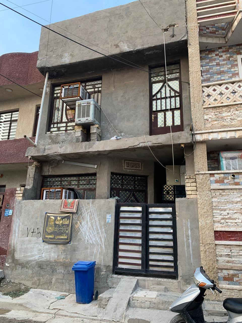 مشتمل للبيع مساحته ٦٥ متر
طابو زراعي سند 25
يحتوي على ثلاث غرف نوم 
 وصاله واستقبال وخدمات صحيه فوك وجوه
مدخلين للبيت .. مقابل البيت فرع عريض مو بيوت
سريدات الجديده المربع الثاني 
قبل فرع منصور الركابي 
السعر 75 وبي مجال
للإستفسار الاتصال على الرقم 
*********** واتساب
