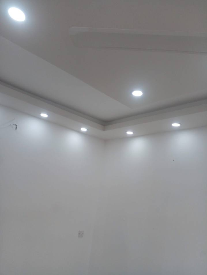 سلام عليكم اشتغل صباغ ابيوت داخلي وخارجي ونشتغل ديكورات جمس بورد تريد كرسه وعمل لوبس عمل اتصل ***********ابو محمد صباغ واتساب موجود
