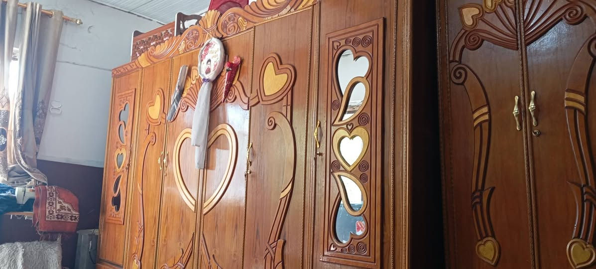 غرفه للبيع نضيفه كلش السعر 450 مكان الغرفه الرازي قرب طب العدلي الاتصال ***********
