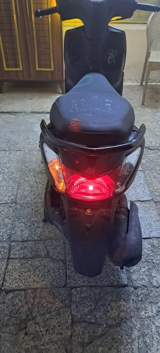 للشراي فقط... دراجة أكزز الموديل الحديث على وضعية الرمبه كلشي ما مبدل ولا مفتوح بيهه وكهربائياتهه كلهه شغاله رايدهه  ب ١٠ أوراق *********** منطقة الوشاش
