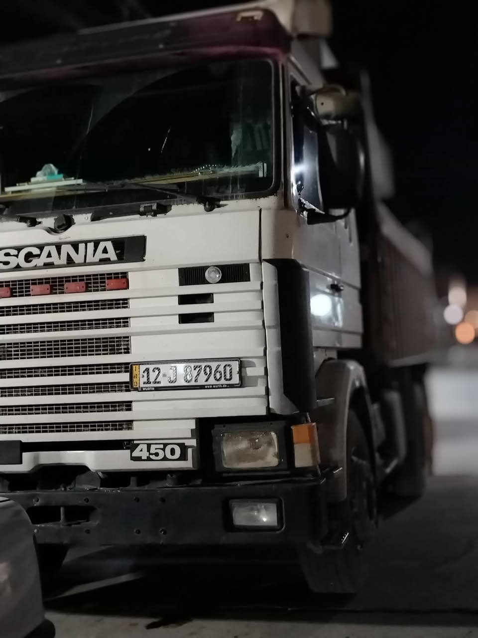 سكانيا للبيع موديل 95 رقم مسطره جديد استفسار اتصال على الرقم*********** سياره مال جنه كل شي ما بيه
