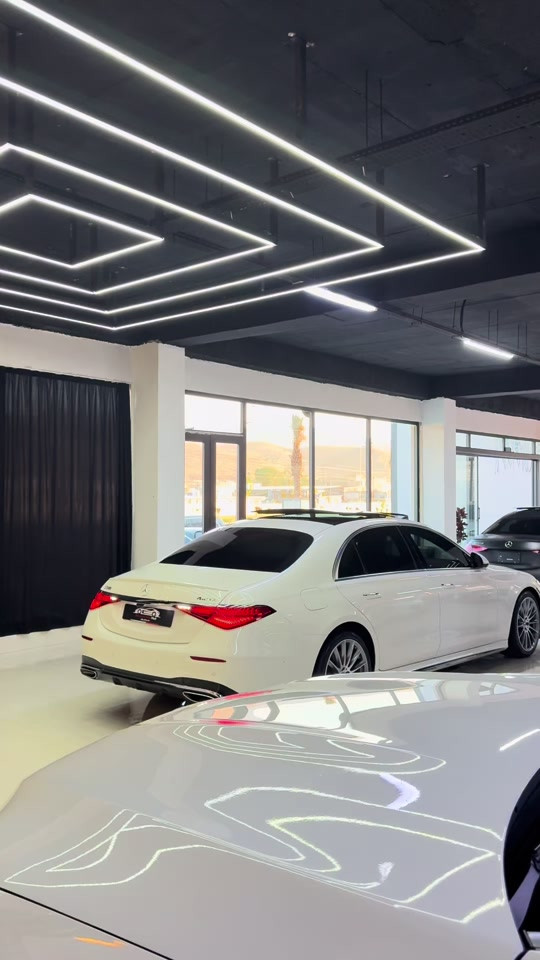 Mercedes s500 Clean title  2023 full option  32,000mil White and red PPf all Mashlla new  Call for price: 0750 404 4406 0750 397 4495 0750 200 3222
