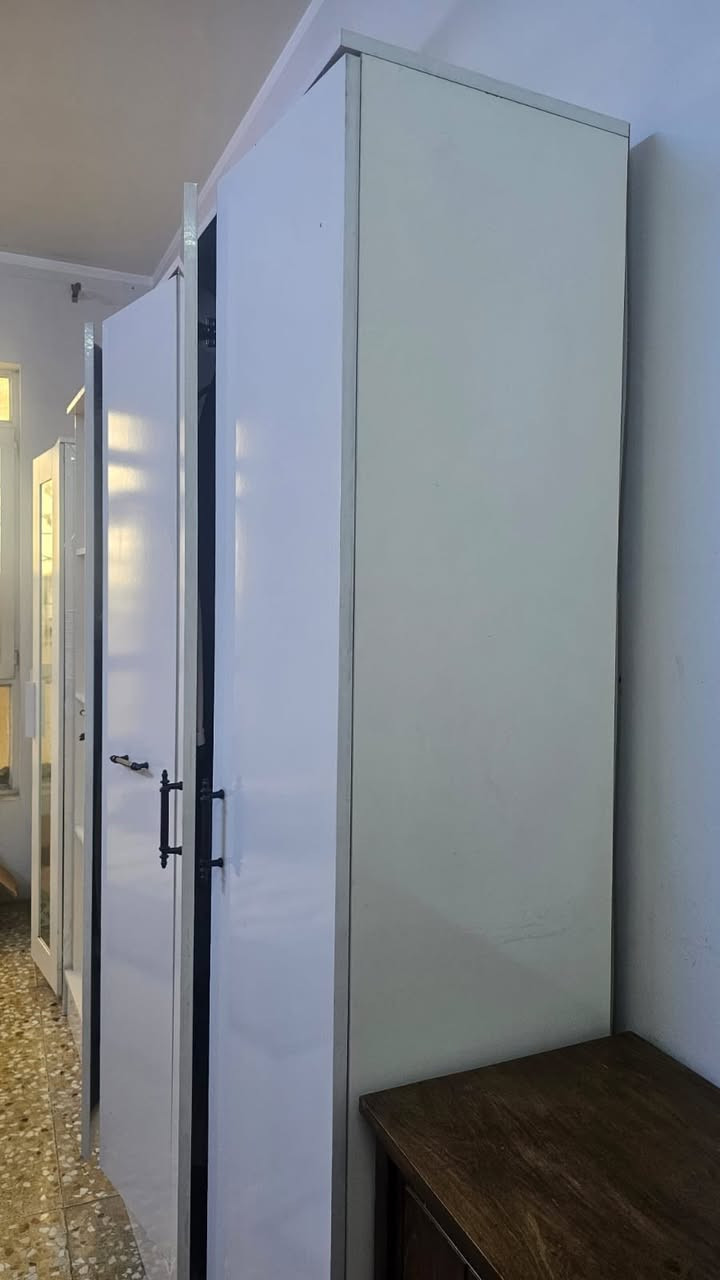 السلام عليكم غرفة تركية نضيفة جدا للبيع مع كنتور طفل بحالة جيدة السعر ٤٠٠ الف
للتواصل واتس اب ***********
