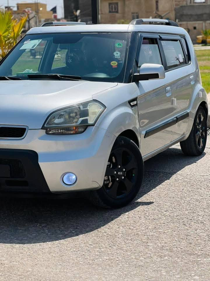 من رخصه الادمن
سلام عليكم كيا صول 2012 متومه أرقام وسنويه طبق الأصل كامله مكلمه أدوات أدوات اصل بانزين محرك وكير جديد لوك سياره جديده سستم صوت + اناره دمام مري شفط محرك 2000 المرغوب تحكمات ستيرن  تدفئه و تبريد ثلج  
فول حساسات 
العنوان البصره 
*********** 
السعر 50 وبيهه مجال قليل
