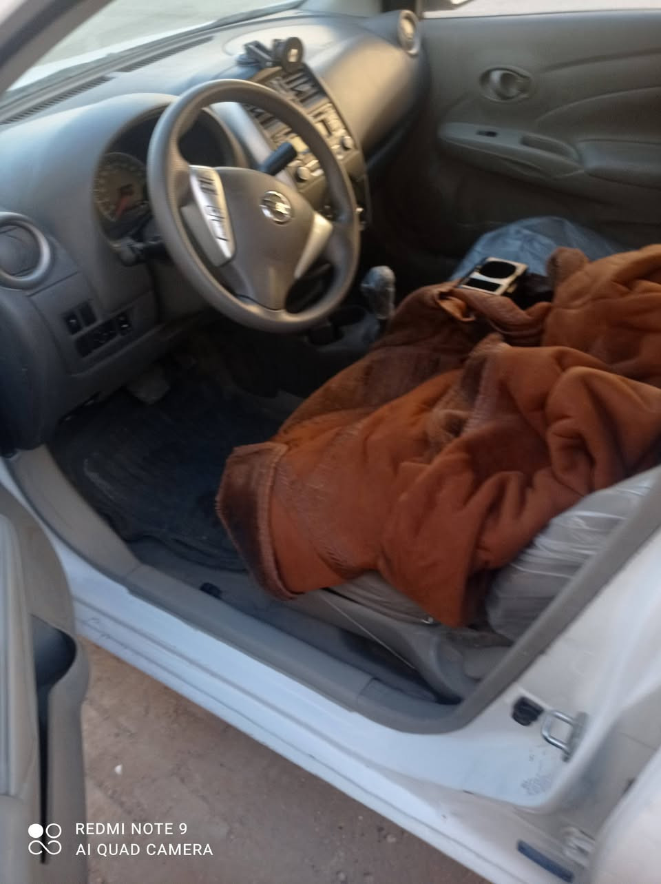 السلام عليكم سياره نيسان صني موديل 2020مكفوله بيها بس باب مبدل امامي السعر 96 بسم شركة العنوان نجف الاشرف حي المكرمه اتصل على هذا الرقم ***********4
