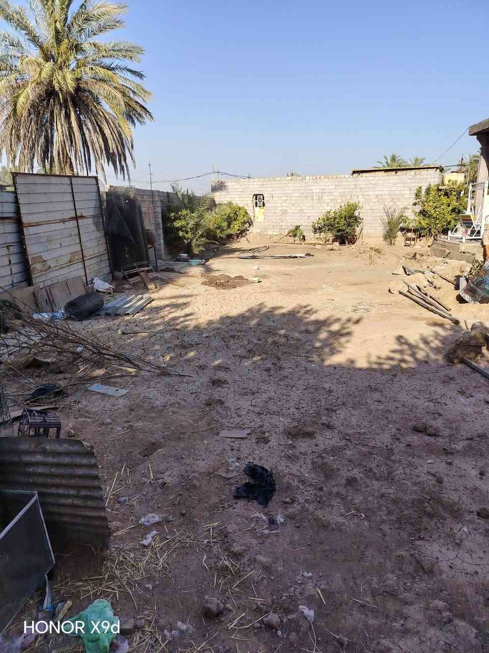 قطعة ارض للبيع مساحة 400م نزال 40 جبهة 10 المكان بغداد الراشدية غرب البحيرة للاستفسار ***********

