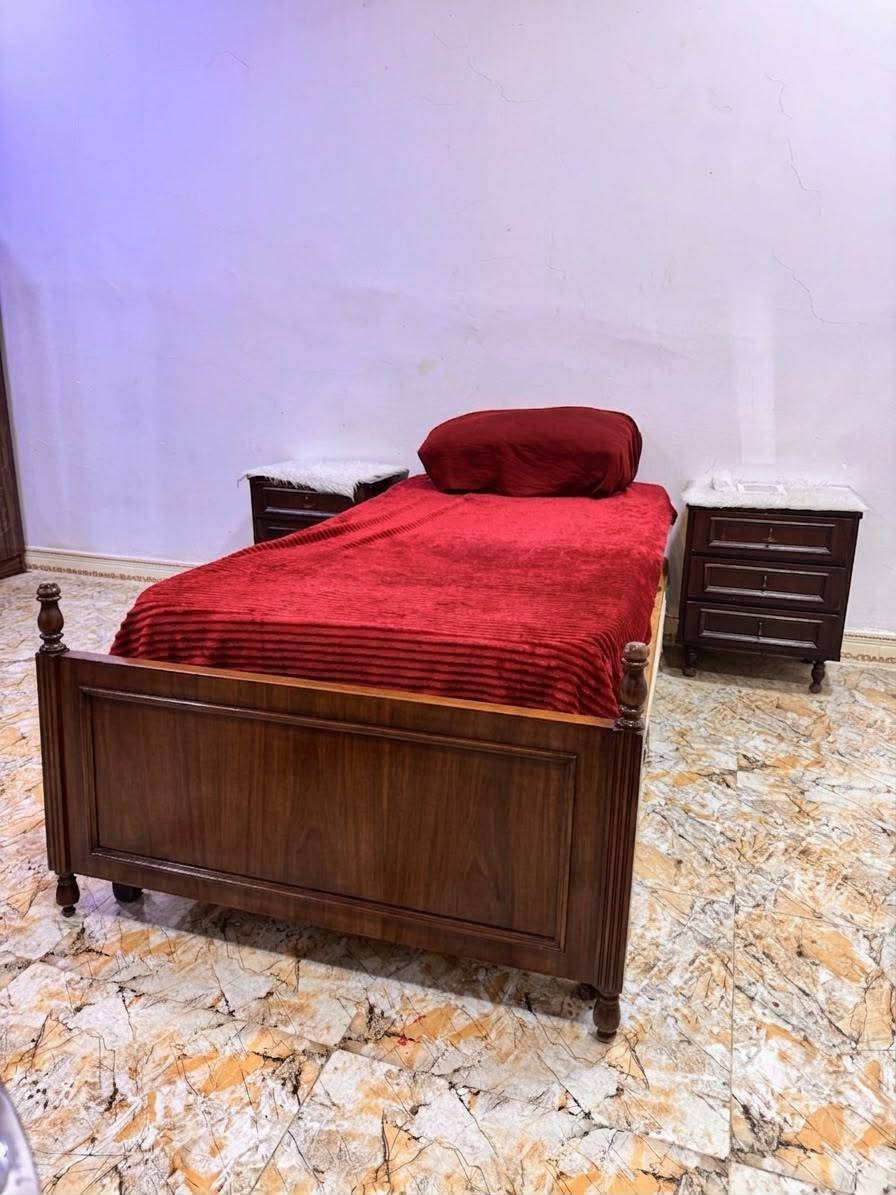 غرفه تركيه للبيع جرباية 
زاوية 
٢ميز جنب الجرباية 
ميز مراية 
الكنتور مرهم معها تركي يحتاج تصليح مجراته
السعر ٢٥٠
العلوان بصرة ياسين خريبط 
***********
