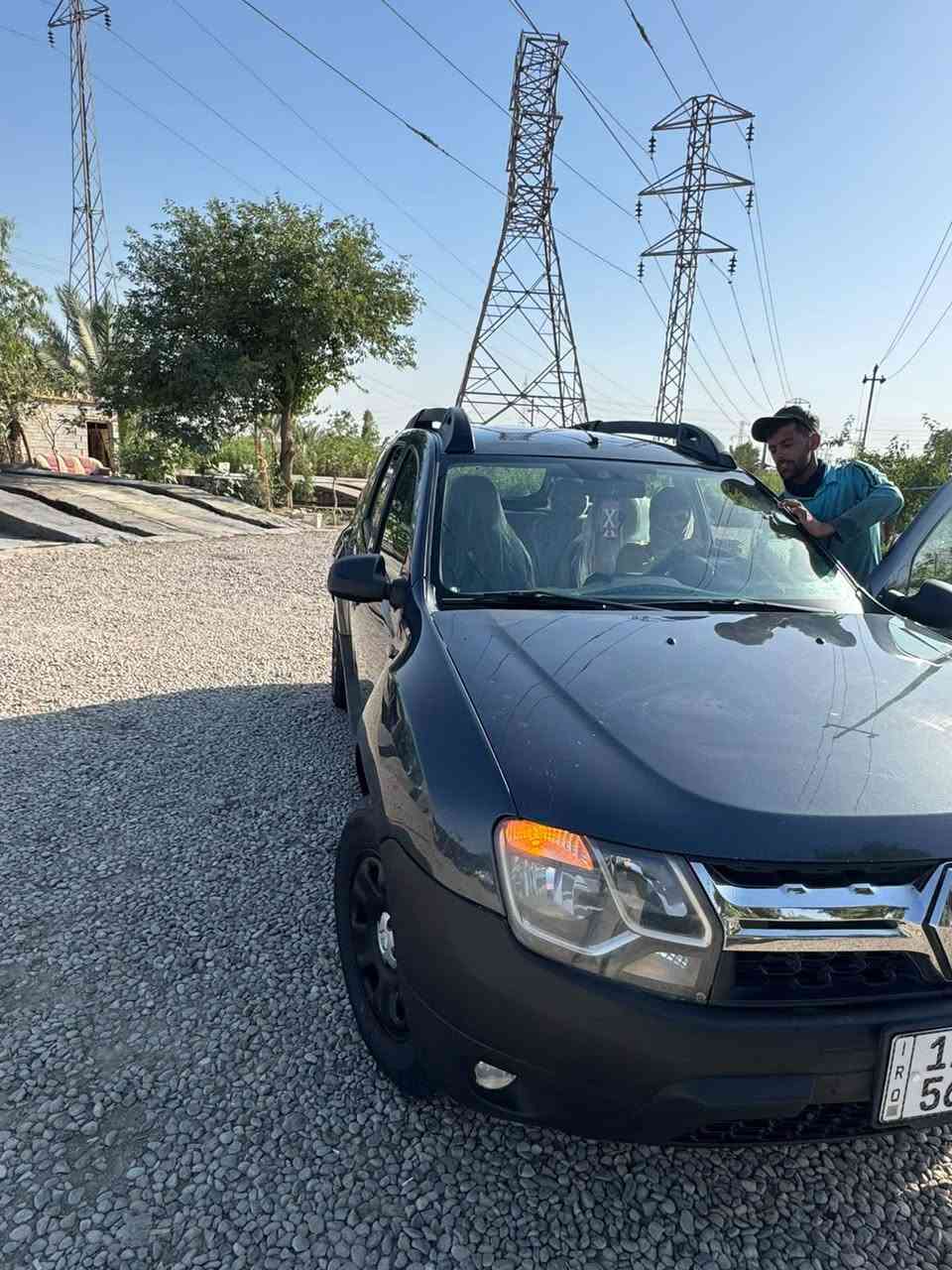 رينو داستر 2017محرك 2000 مكفول كير مكفول تايرات جدد تبريد ثلج صدر جديد مابيه كل نقص جديدة معنة الكلمة بيه رش بسيط اثر شخط بجهة السكن الباقي مكفول من الضربة والتبديل والصبغ رقم بغداد الجديد سنوية تسقط ب29 سعره 70 مكلف بلنشر رقم صاحبه ***********
