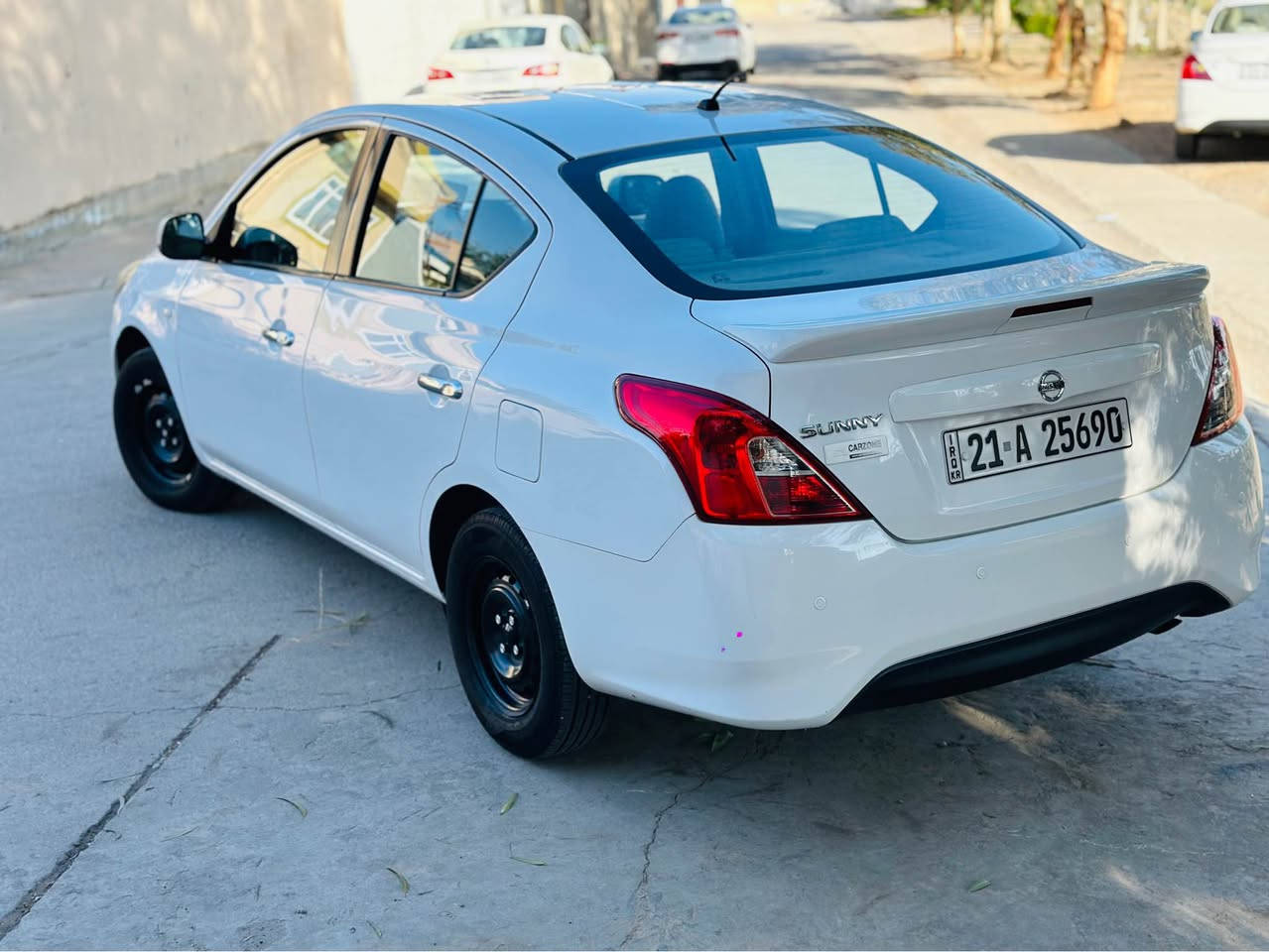 نيسان صني موديل٢٠٢٠ مواصفات :-يده نيكل بلاد  عتر نيكل جامات الامامية كهرباء دبل كيج  بلوتوث AUXو USB وحاكيه  تحكم استيرن بلاجكتورات امامية سبايدر خلفي حساس خلفي  سيارة بدون صبغ ماعدا مكانين  تعديل بارد باقي مكفول كفالة كير محرك شرط برغي مامفتوح  
،تبريد، تحويل شرط مكاني كركوك ايسكان سعرها١٠٧  بي مجال بسيط ورقة فحص موجود 
اسيا   :    ***********
كورك : *********** كركوك, العراق
