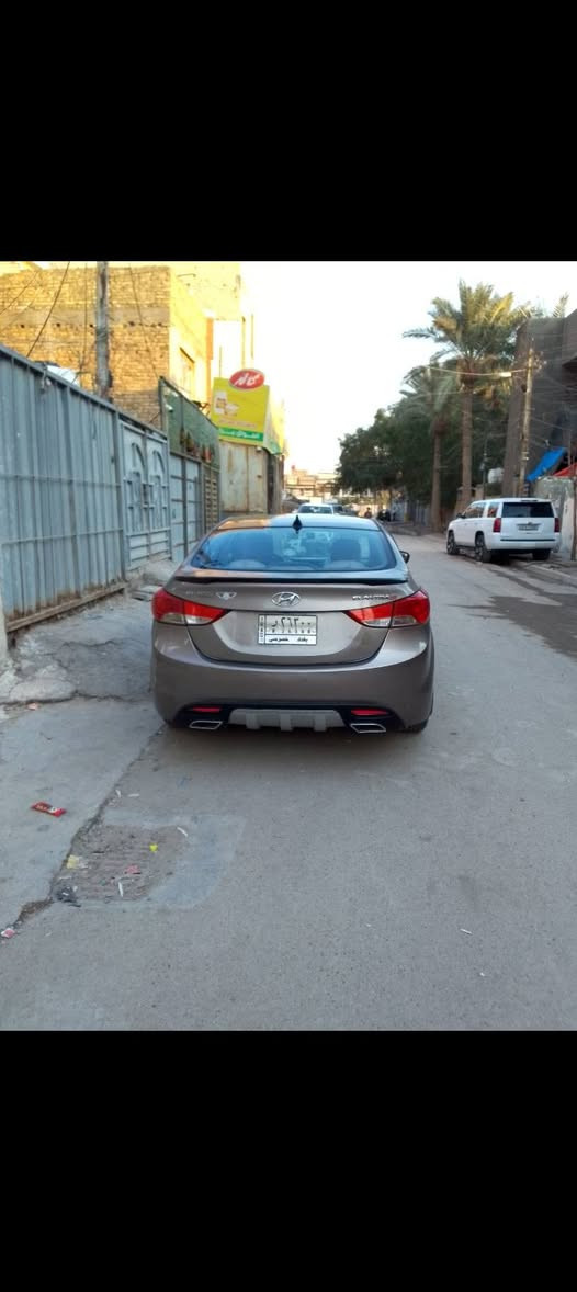 السلام عليكم الانتره موديل 12 للبيع محرك 1800دوش السيارة نضيفه وتخبل واحلى من الصور السيارة بيه 5 قطع صبغ بدون دواخل وارد خليجي السعر 95 وبيه مجال المكان بغداد حي اور الرقم ***********
