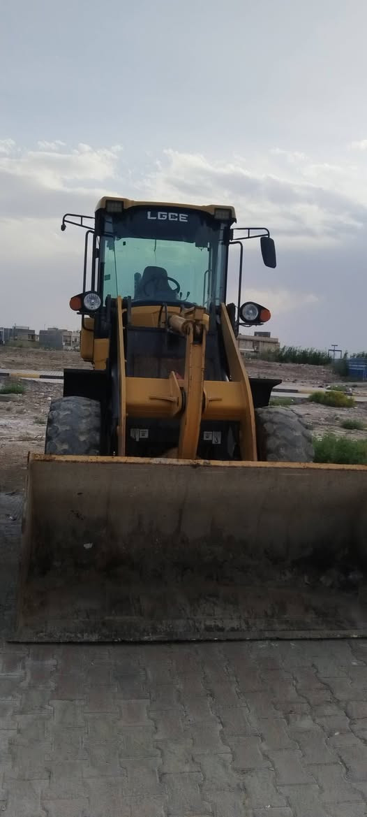 السلام عليكم شفل صيني البيع 
موديل ٢١ مكينه بيركنز ٤ سلندر
***********
