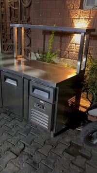 ميز وبراد سل ستيل الثقيل داخله وخارجه كلش نضيف سعره 450 عنوان كاظميه 0...