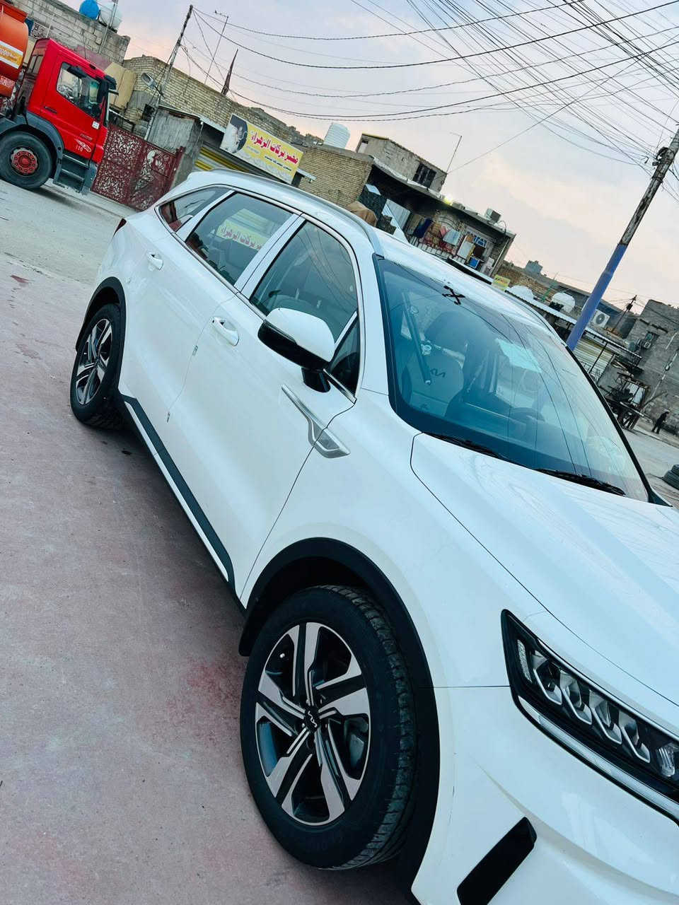 السلام عليكم للبيع سورنتو خليجي موديل2023 رقم أربيل باسمنا مكفول كفاله عامه  جديدة بمعنى الكلمة
فول مواصفات 1/1 عدا الفتحه ماشيه ٤٧
بصمه تشغيل
بصمه ابواب
كشنات كهرباء 
محرك ٤سلندر
شاشه ايباد 
تبريد ثلاث قطع
سبعه راكب 
كامرة  وخلفيه 
4انظمه قيادة 
جنطه شفط
مري شفط
إنارة داخليه متغيرة
بردات خليفه.
 إشارة ترحيب
شاحن وايرلس 
حساس امامي
حساس خلفي
رادار توقف 
هاند بريك بصمة و اوتو هولد 
كروز سرعه 
سبير منازل  
اوباقي مواصفات معروفه. 
السعر ٢٦٠
مكان السياره بغداد حي النصر
ملاحضه السياره بعدها ب الضمان كل تبديلات السياره مال الدهن ب الشركه روح للشركه انطيهم السنويه ينطوك كل التفاصيل ***********
