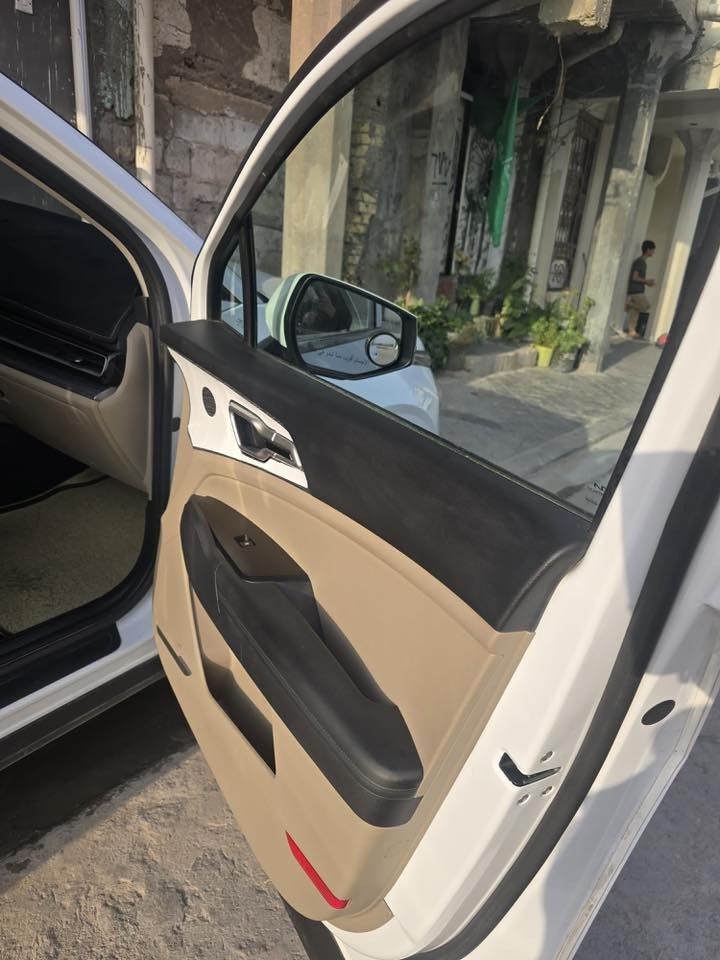 كل عام وانتي بالف خير
اليكم التفاصيل الآتية:👇🏻

♥️ الموديل سبورتج 🔥 2025 🔥
بنراما كامله
♥️ سعة المحرك 2.0L
♥️ مرتبط بناقل حركة أوتو 6 نمر
♥️ عدد AIR BAG 2 
♥️ حساسات أمامية و خلفيه 
♥️ لايت زينون + LED ونشره لكزز لد 
♥️ كشافات  اماميه زنون 
♥️ بك لايت LED
♥️ حجم الاطار ويل كاب كروم 19  
♥️ 4 دسك
♥️ ماسحة خلفية
♥️ اريل نفكيتر 
♥️ مفتاح التشغيل بصمة و تشغيل عن بعد 
♥️ فتح الصندوق كهرباء 
♥️ شاشة Apple Car play
♥️ كاميرا دوارة
♥️ الانارة الداخلية LED
♥️ حركة المقاعد الأمامية كهرباء
♥️ تدفئة المقاعد الأمامية 
♥️ تدفئة المقود
♥️ مثبت السرعة Cruise
♥️ المودات والأوامر الصوتية
♥️ أوضاع القيادة  Drive Mode 
♥️ حساسات ضغط اطارات 
♥️ مقود جلد حياكة 
♥️ شفتات ستيرن 
♥️تبريد بيانو شاشة
♥️قطعتين تبريد 
♥️ ا ABS 
♥️سايد بريك بصمه ا Auto Hold   أوتو هولد
♥️ نظام مانع الانزلاق
♥️ نظام نزول المنحدرات 
♥️ اشارة في المرايا الجانبية رادار 🔥
♥️ مخرج منفذ الطاقة ⚡
♥️شاحن هاتف Wireless 
 السعر 227 وبيها مجال  ماشيه 33 الف        العنوان البصره   للاستفسار ***********
