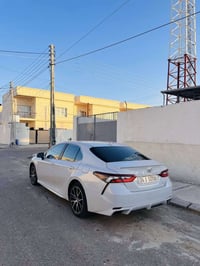 للبيع كامري 2023 لون سموك ممشى السيار55mi  كامري.                     ...