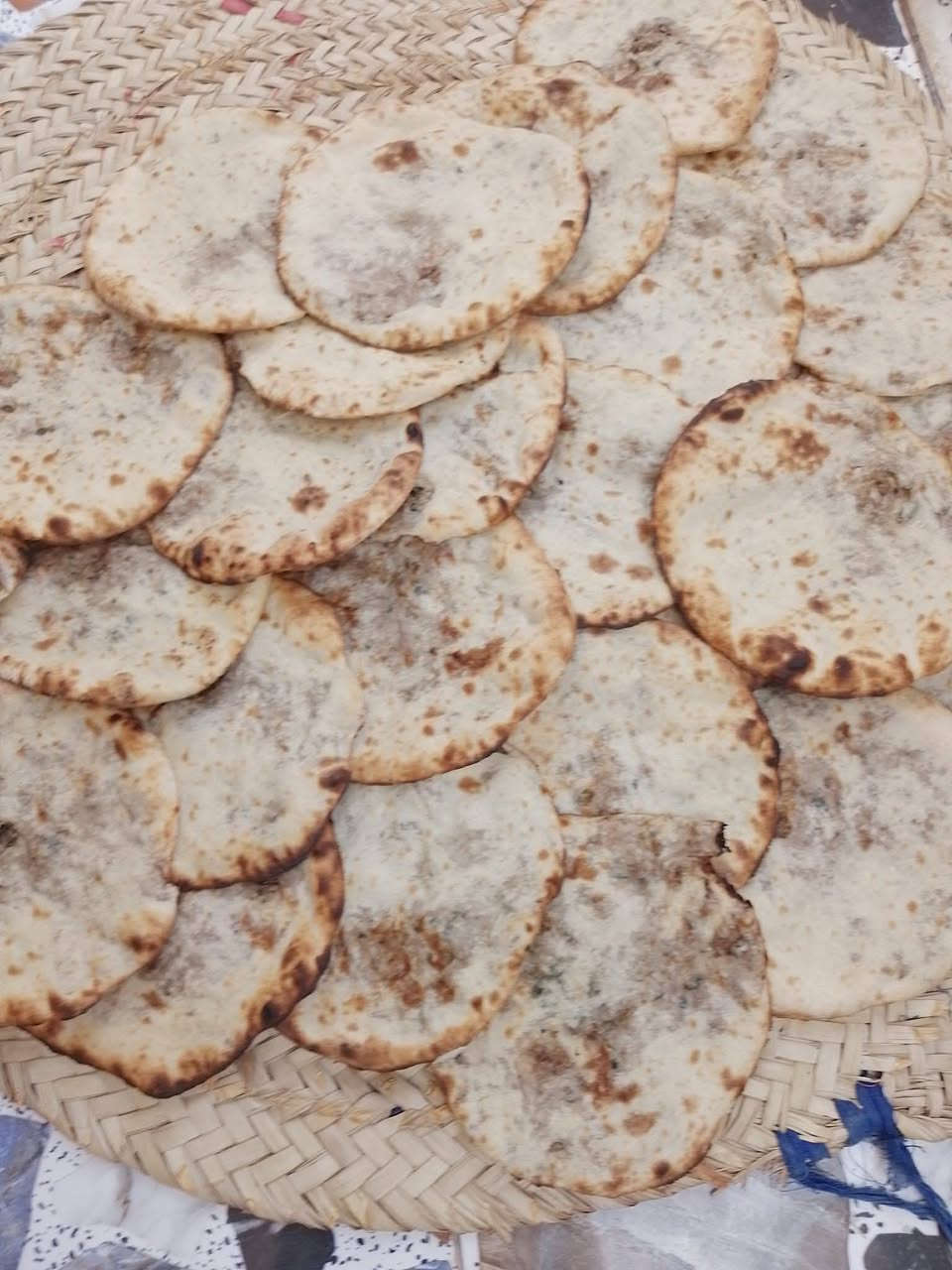 ✨ السلام عليكم ورحمة الله وبركاته ✨
باچر إن شاء الله تتوفر الفرافير على المغرب 😍
اللي يحب يحجز أو يستفسر، يراسل الصفحة على الخاص 📩 ***********
🌿 شغل بيتي وطازج
🌿 الكمية محدودة
هلا وسهلا بالجميع، ونورتونا 🤍🌷
