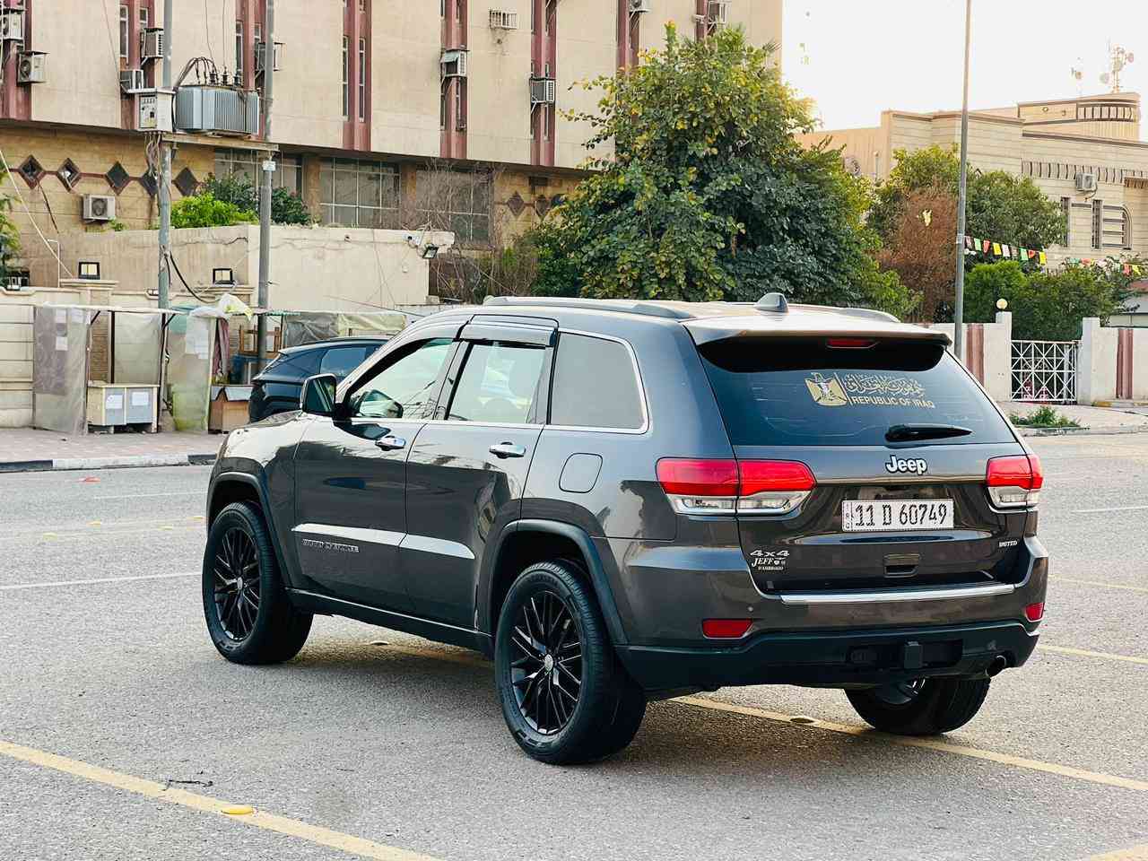 جيب موديل 2018 وراد امريكي حادث بنيد فقط بدون دواخل بدون  ولباقي كفاله السيارهً فول عدا الفتحه شاشه كبيره كامره دواره كشنات جلد كهرباء تدفئه تبريد كشنات فور ويل جنطه كهرباء حساسات خلفيه رادارات جانبيه هيترات مري كشن ذاكره وبعد بيه مواصفات ما ذاكرهن السياره جديده وجاهزه من كلشي من مكينه 3600 وكير وحداديه وتخم تاير وتبريد كله جاهزه ماشيه 114 رقم بغداد نكليزي مداور ثاني يوم مكان السياره كربلاء الاستفسار /***********/السعر /187 /وبيه مجال حق الجيه
