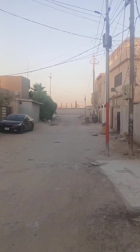 بيت للبيع شارع 60 خلف التجاري مجاور العمارات السكنية قرب جسر الطهمازية 

المساحة   200 متر 

الواجهة 10 النزال 20

البيت طابقين بناء قديم يصلح للسكن الطابق الارضي يحوي على غرفة وصالة وكليدور ومجمع صحيات وكراج سيارة وحديقة والطابق الثاني ثلاث غرف نوم + مطبخ وصحيات 
للاستفسار اكثر الاتصال بالأرقام الموجودة ***********
0771436586
أو مراسلة الصفحة أو زيارة مكتبنا (مكتب مدن للعقار) 
الواقع على شارع الطاقة التجاري مقابيل الطاقة الكهربائية او متنزه الاسكان المركزي
