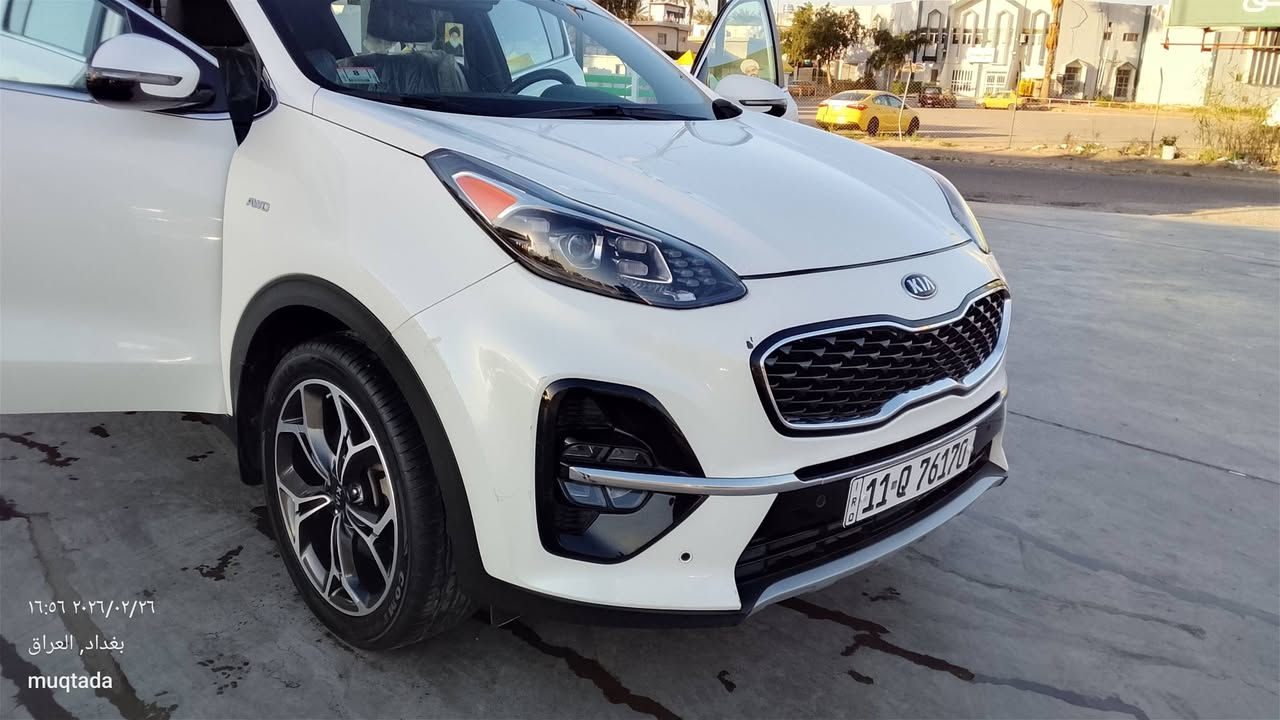 السلام عليكم
سبورتج 2022 sx رياضي 
فول مواصفات اعلى من جيتي لاين 
ماشيه 31 ميل 
توجد رصعات بسيطه 
غراضهه بل صندوك علمود لتنباك مازدات اصليه 
صوره الحادث وياهه 
صبغ بنيد و بل صندوك شي بسيط بدون معجون سياره كله بدون معجون فقط بخ فقط 
***********
