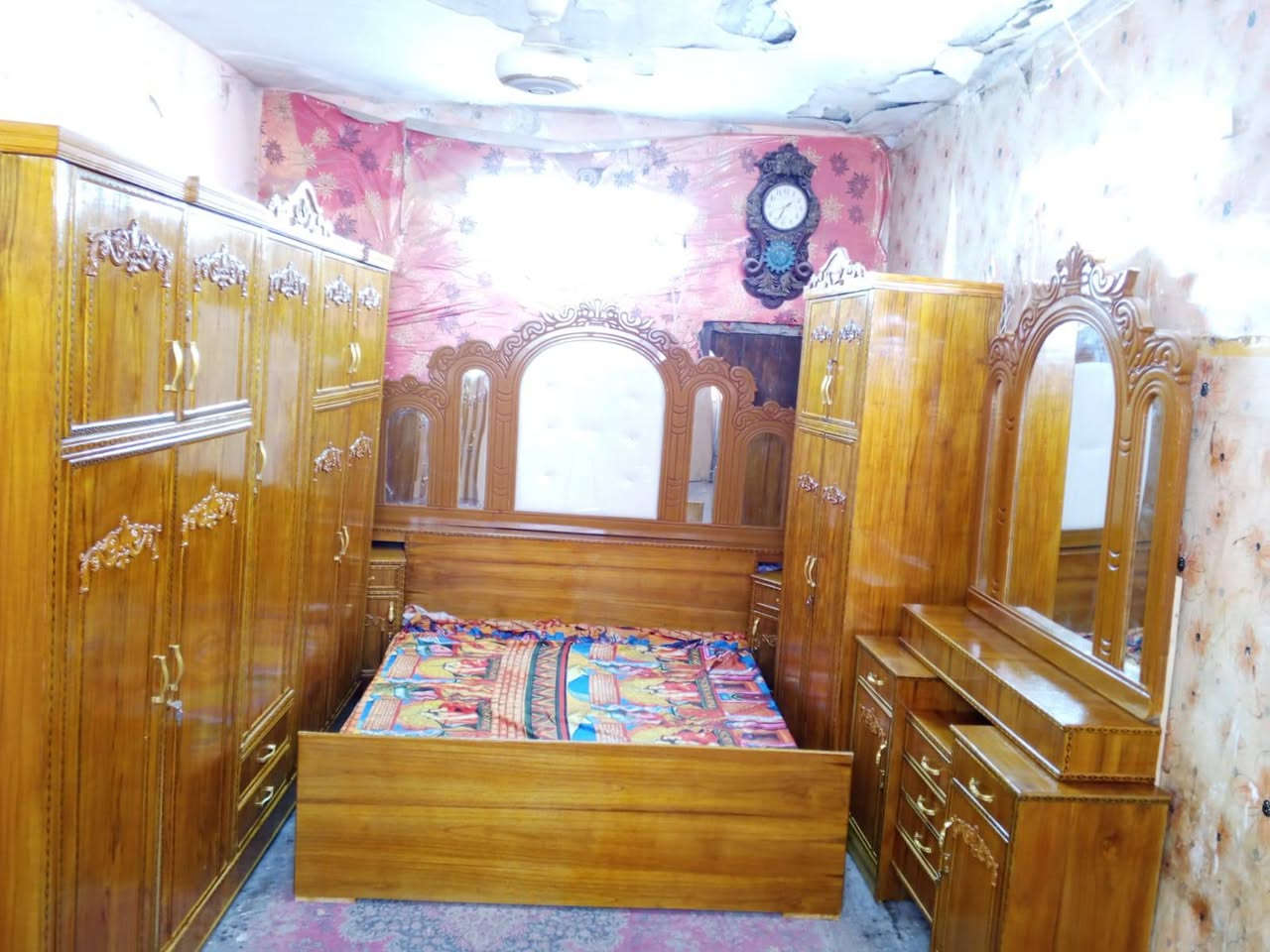 ‎غرفه اخشاب خمس ابواب ملحق للبيع ***********السعر 650صاج الزاويه كنتوريه موديل حديث نضيفه جدن مثل الص‎ بغداد, العراق
